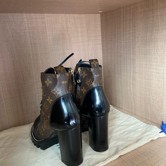 Luis Vuitton - Picture 7 of 10